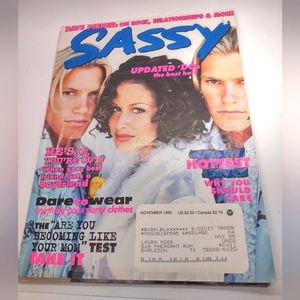 Sassy magazine November 1995